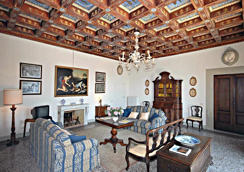 Villa I Delfini Vicchio 0*,